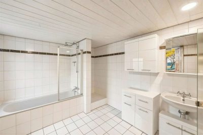 Zwei Häuser zum Preis von einem – außergewöhnlich viel Platz und enormes Potenzial für Ihre Ideen