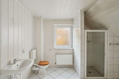 Zwei Häuser zum Preis von einem – außergewöhnlich viel Platz und enormes Potenzial für Ihre Ideen