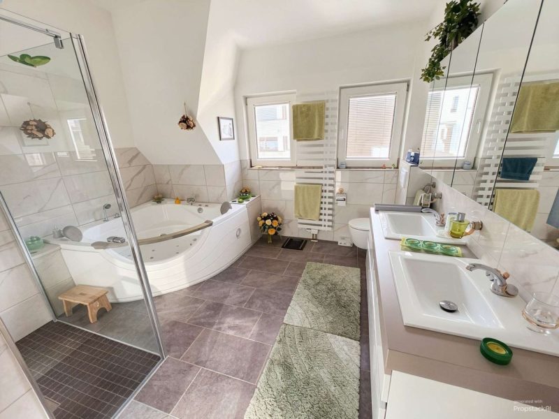 Großzügig modernisiertes Wohnhaus mit großem Garten, Weitblick und Einliegerbereich